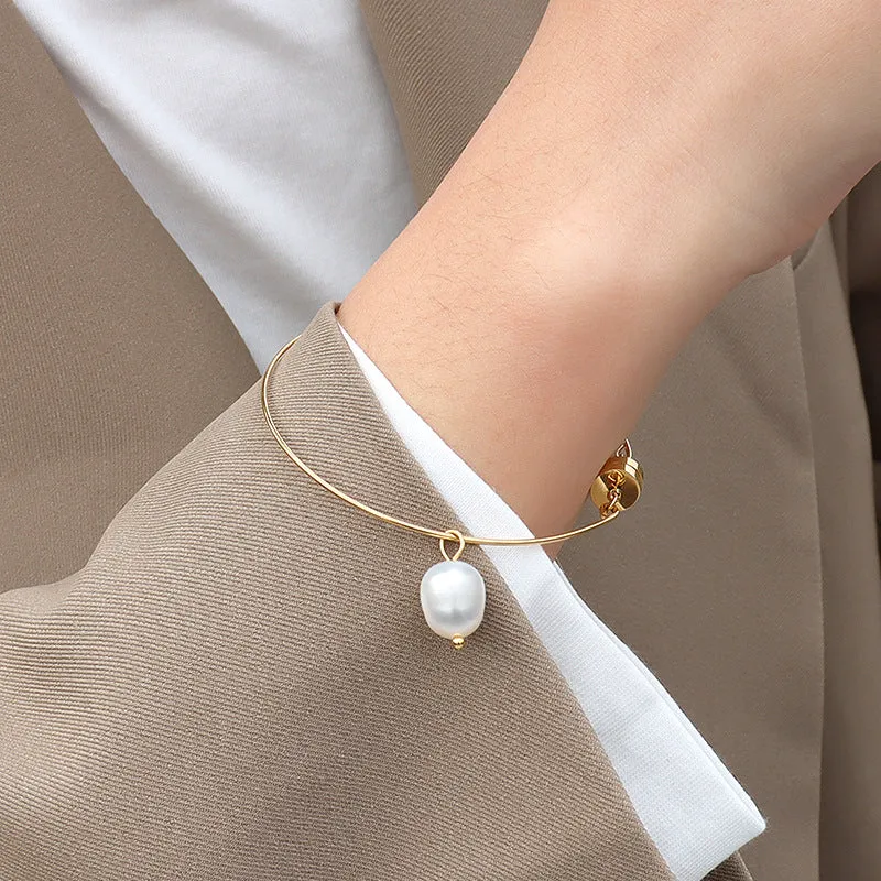 Chic 18K Gold Plated Titanium Steel Bracelet with Freshwater Pearl Magnet