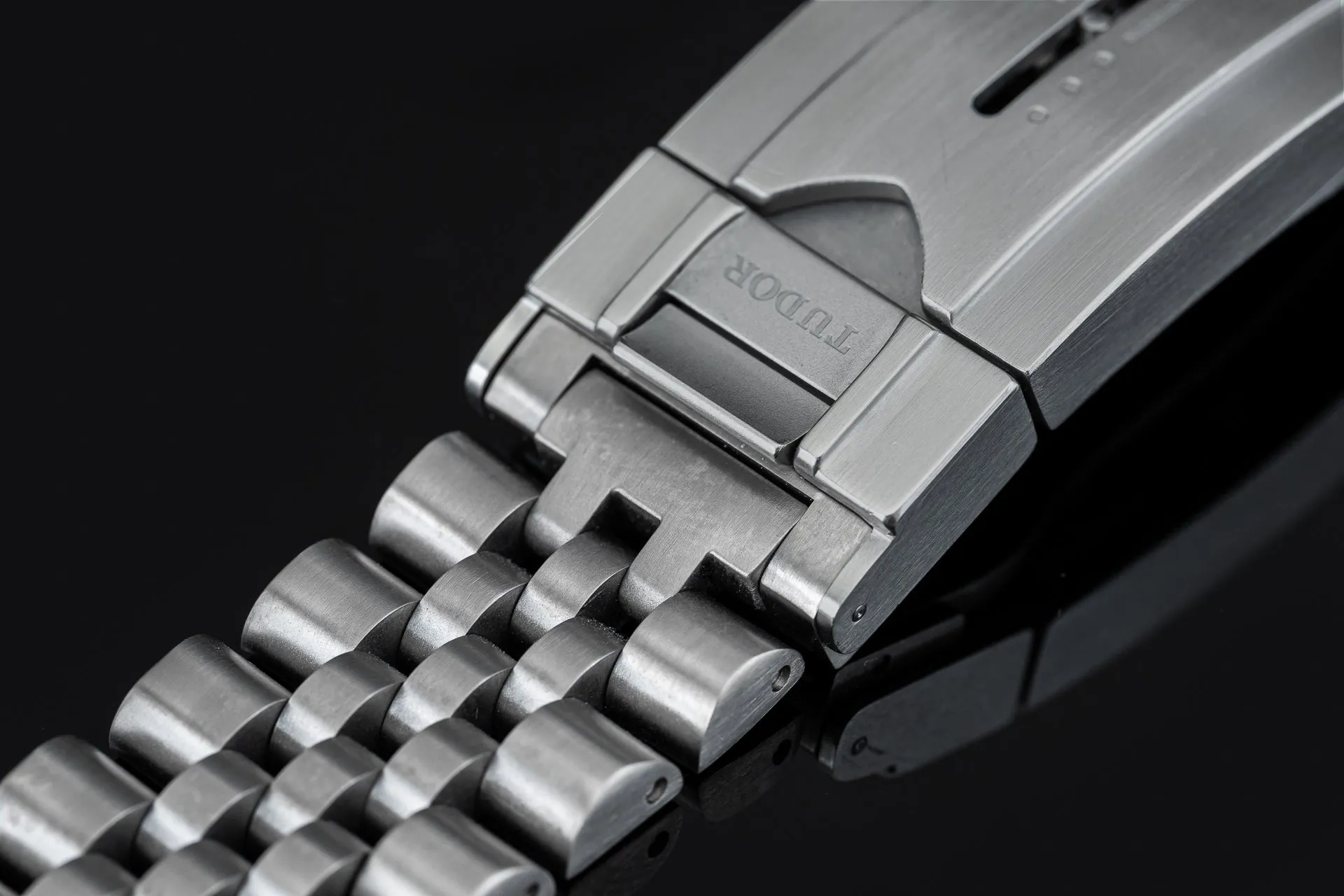 Titanium Executive Bracelet for LARGER WRIST (for the Tudor Pelagos 42mm)